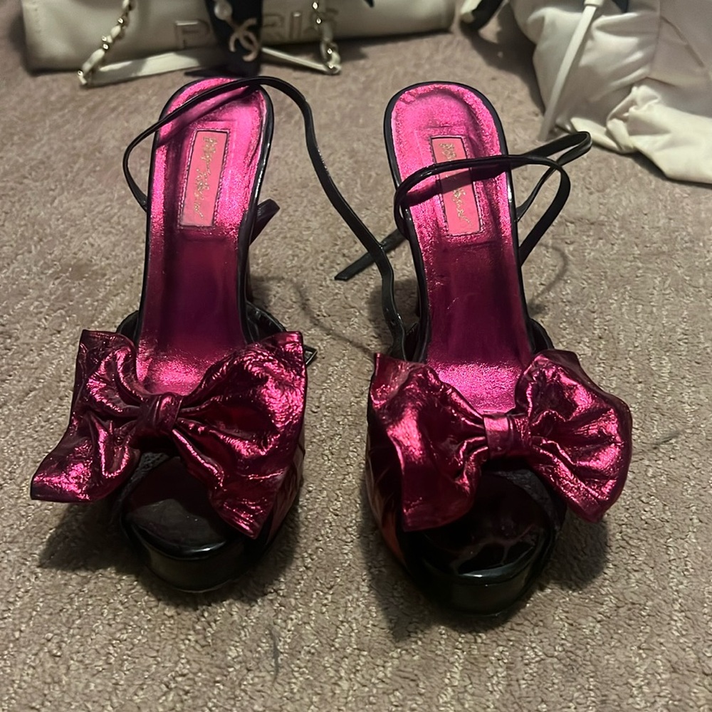 Fun Betsy Johnson strappy heels! Size 9 - Great condition!